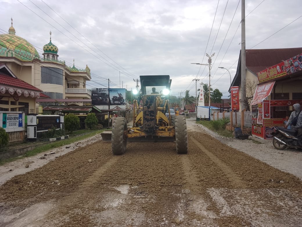 Pemprov Riau Percepat Perbaikan Jalan Lintas Kuansing-Inhu