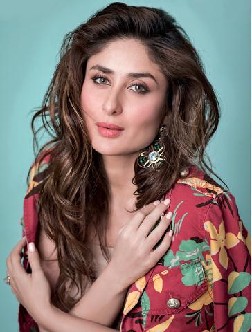 Perut Membuncit, Kareena Tetap jadi Model Acara Lakme Fashion Week 2016