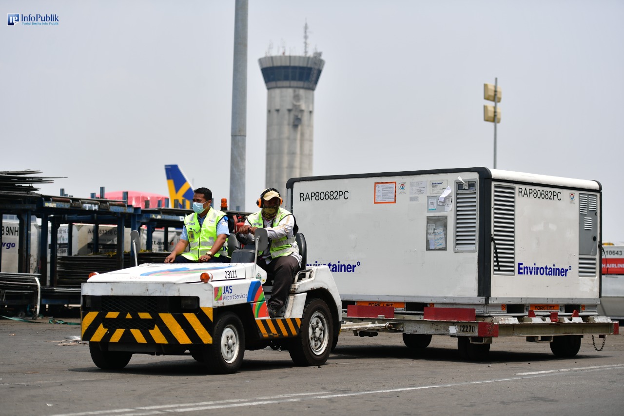 Prioritas Buat Lansia, Pemerintah Kembali Datangkan 705.300 Dosis Vaksin AstraZeneca