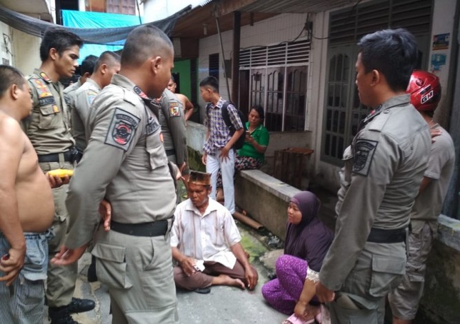 Tim Yustisi Amankan Anak Punk dan Pengemis dari Sejumlah Persimpangan Pekanbaru