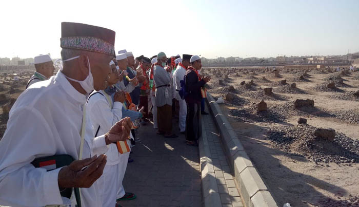 Hari ke-4, JCH Meranti Cek Kesehatan Rutin dan Ziarah Makam Baqi