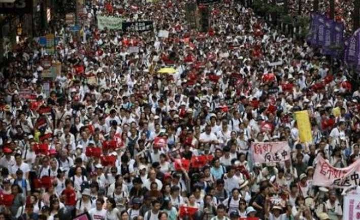 Demo Anti Pemerintahan China Makin Membesar di Hong Kong
