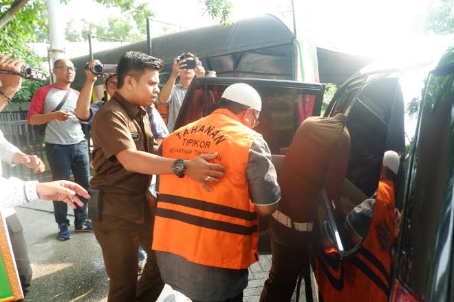 Dua Tersangka Korupsi di Dispora Riau Dititipkan di Rutan Sialang Bungkuk