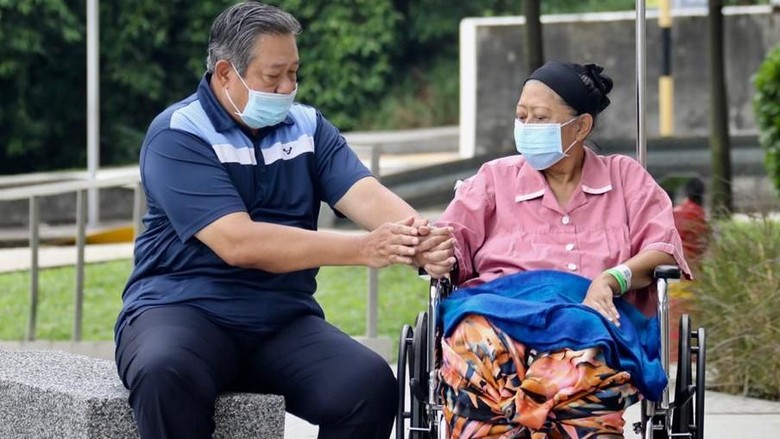 Anies Ajak Doakan Kesembuhan Ani Yudhoyono yang Dirawat di ICU
