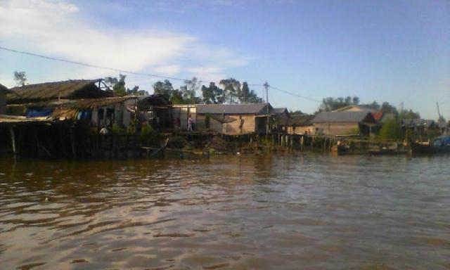 Satu Unit Rumah Warga Sungai Buluh Ambruk Akibat Tanah Longsor