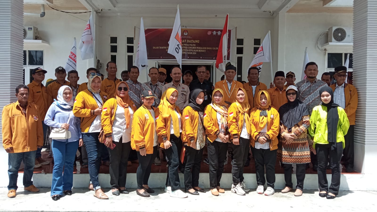 DPC Hanura Kepulauan Meranti Daftar Caleg Perdana Di KPU