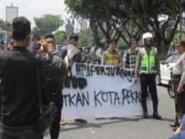 HMIP Demo di Polda dan Kejati Riau