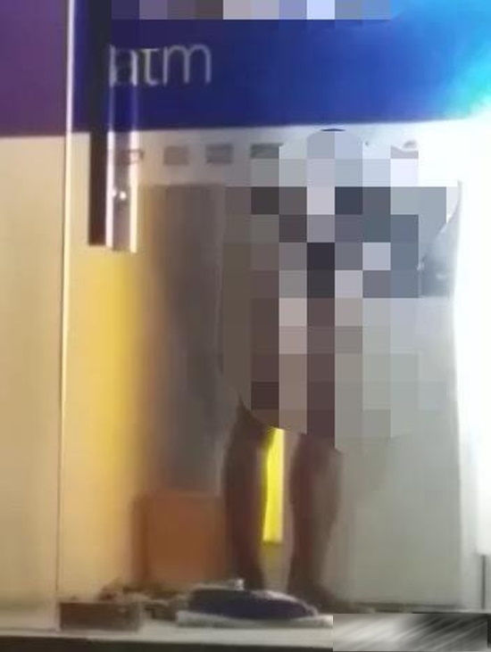 Viral Video Pria Onani dalam ATM, Perekam: Wuh Lezat Bung, Mantap Jiwa!