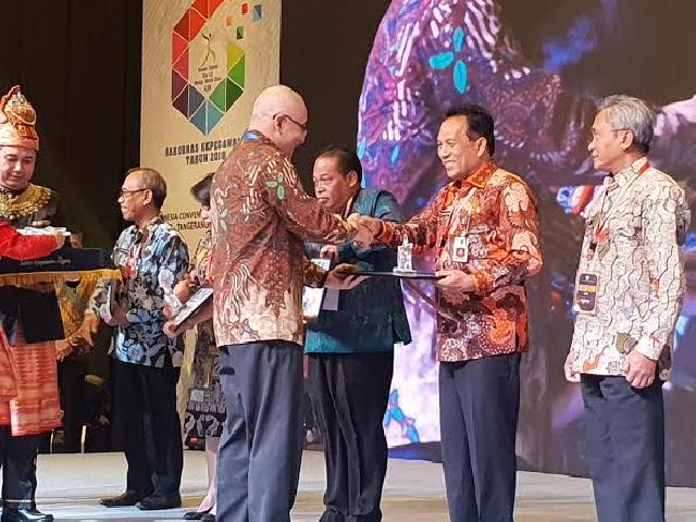 Pemprov Riau Terima BKN Award 2018