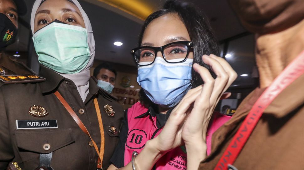 Jaksa Pinangki Ogah Tanggapi Wartawan Usai 11 Jam Diperiksa