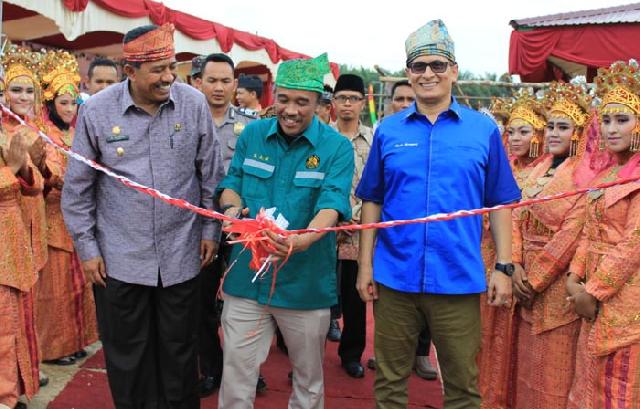 Resmikan PLTS di Siak, Direktur EBTKE: Pak Sayed Selalu Perjuangkan Program Nyata untuk Riau