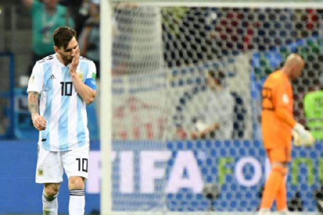 Argentina Tersingkir, Aguero: Messi yang Paling Terluka