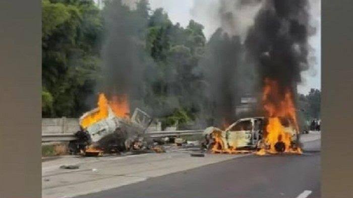 Laka Maut di Tol Jakarta-Cikampek KM 58, 9 Orang Tewas