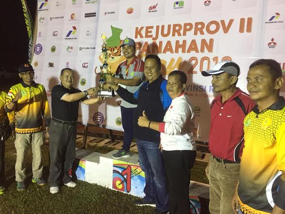 Kampar Juara Umum Kejurprov Panahan