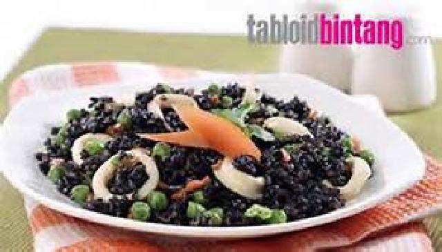 Resep Nasi Goreng Hitam Tinta Cumi Yang Gurih Banget