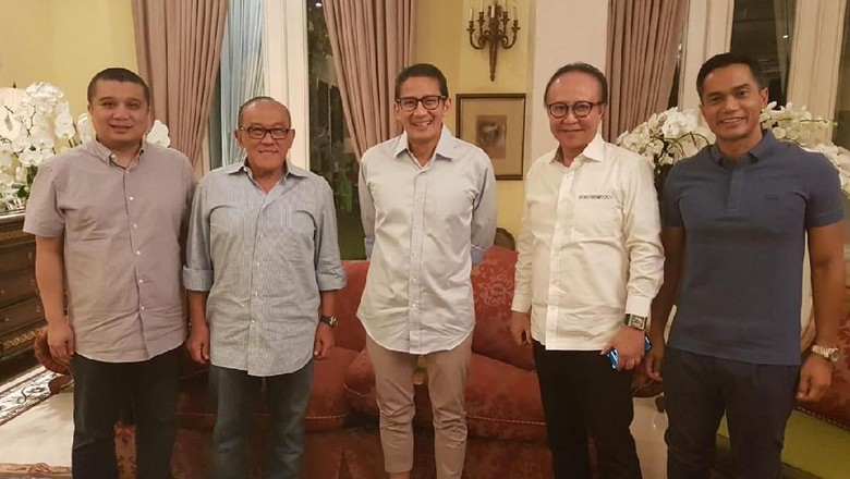 Sandiaga Sowan ke Ical, Ini yang Dibicarakan Mereka