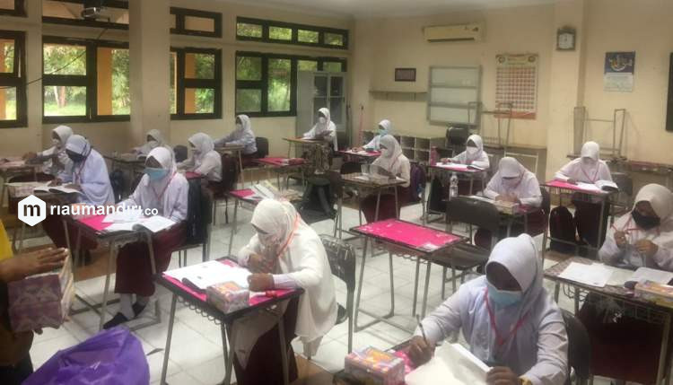 124 Calon Siswa SMP Sains Tahfizh Islamic Center Siak Jalani Seleksi