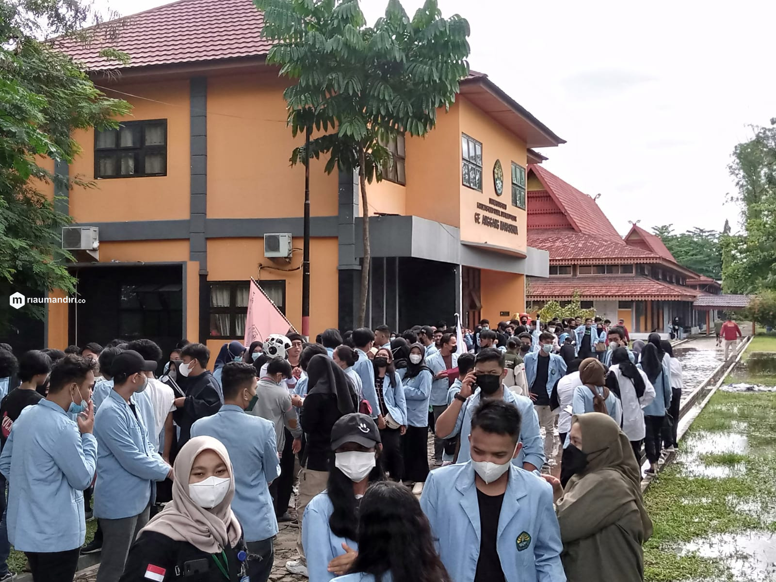 Mahasiswa UNRI Demo Tuntut Pelaku Pelecehan Seksual Diadili, Kampus Lain Ikut Ramaikan