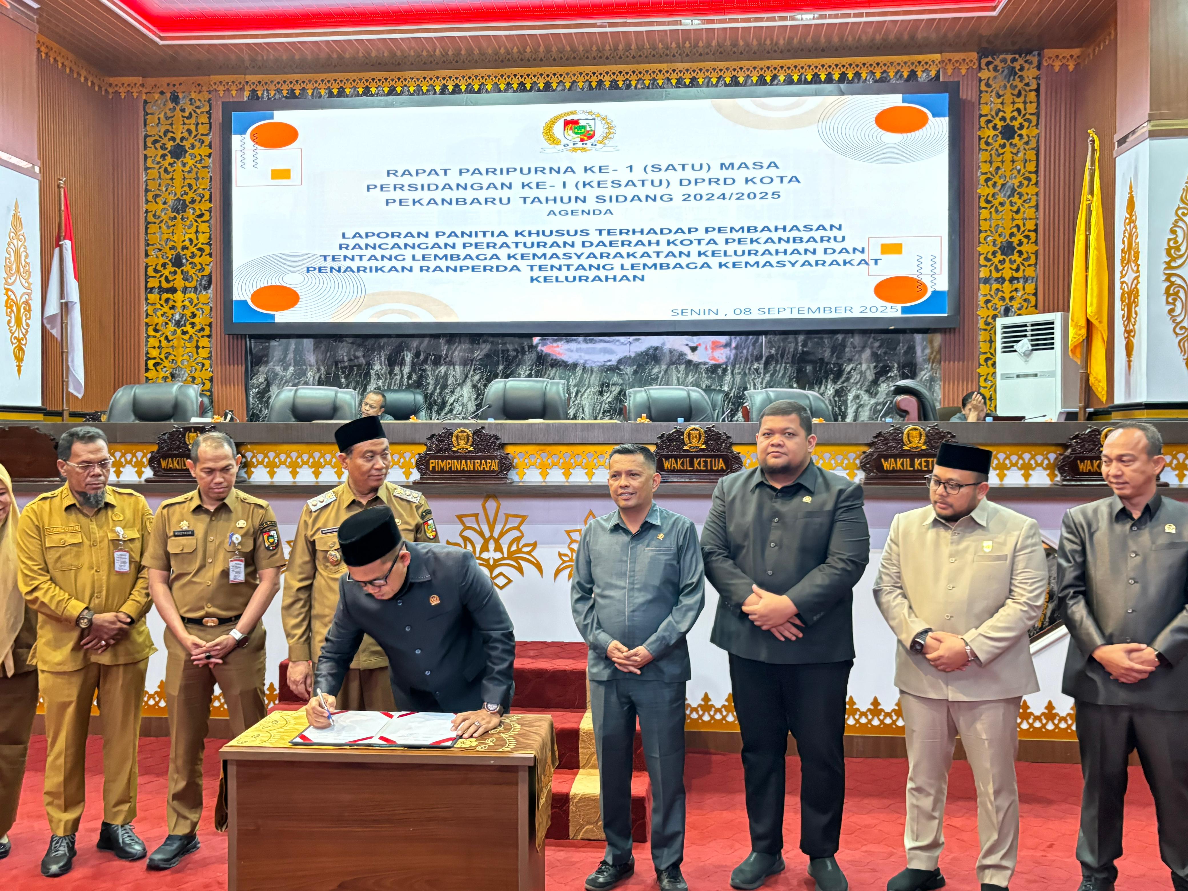 Ranperda LKK Dicabut, DPRD Pekanbaru Minta Pemko Segera Terbitkan Parkada