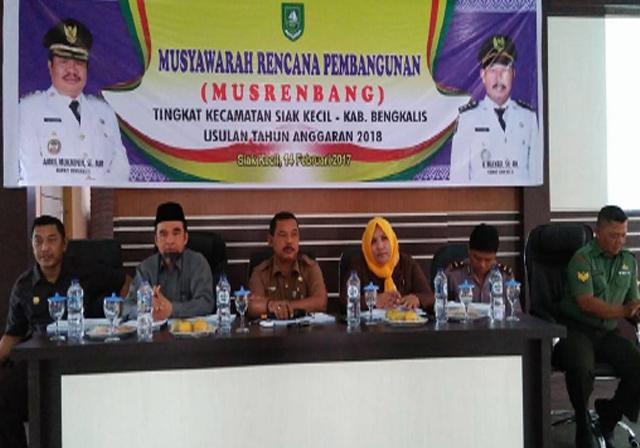 Jalan, Pendidikan dan Listrik Jadi Prioritas