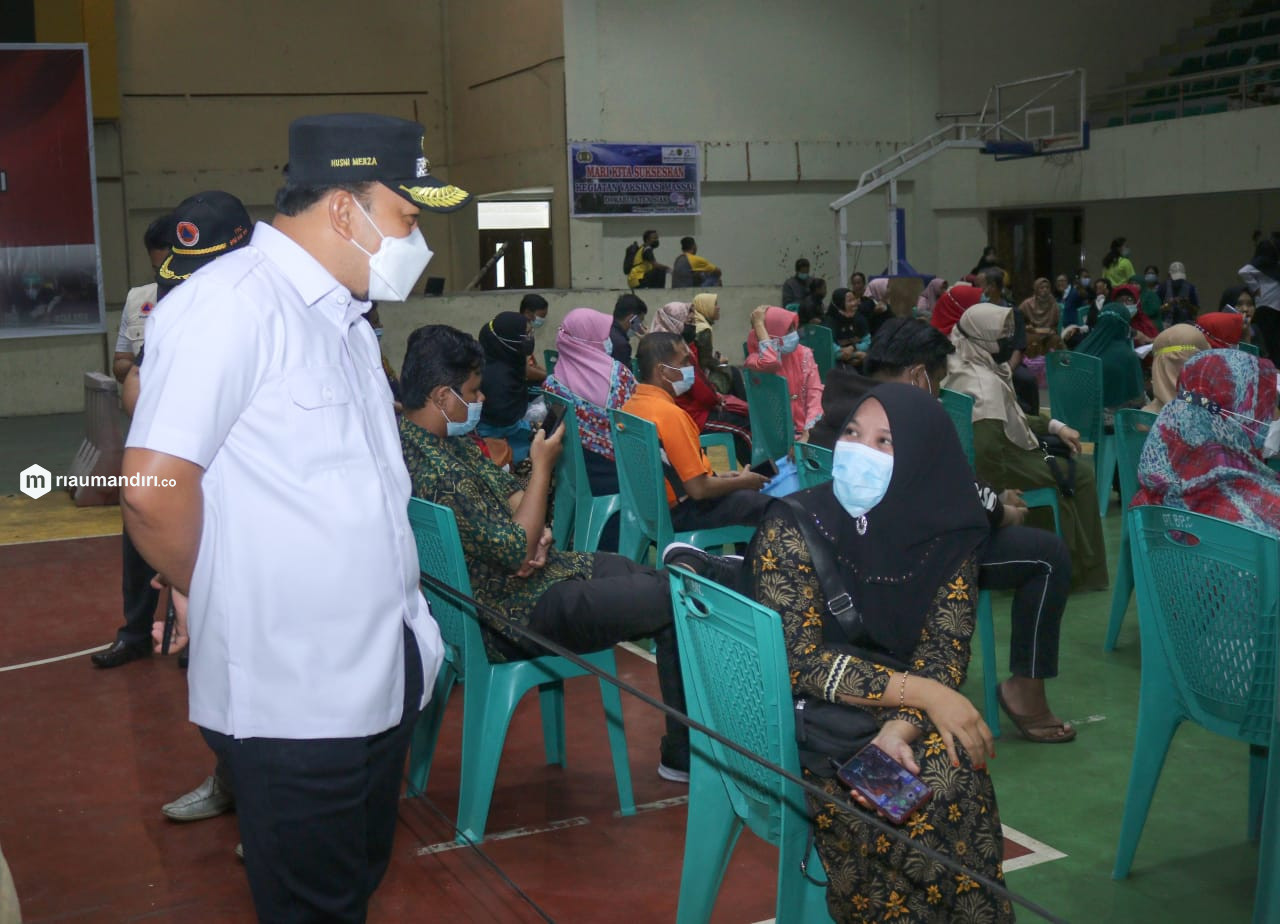 Vaksinasi Massal HUT Bhayangkara di Tualang, Ini Kata Wabup Husni Merza