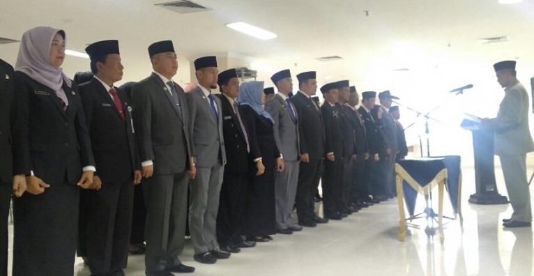 Ayat Cahyadi Lantik 43 Pejabat Baru Pemko Pekanbaru, Termasuk Anak Wali Kota