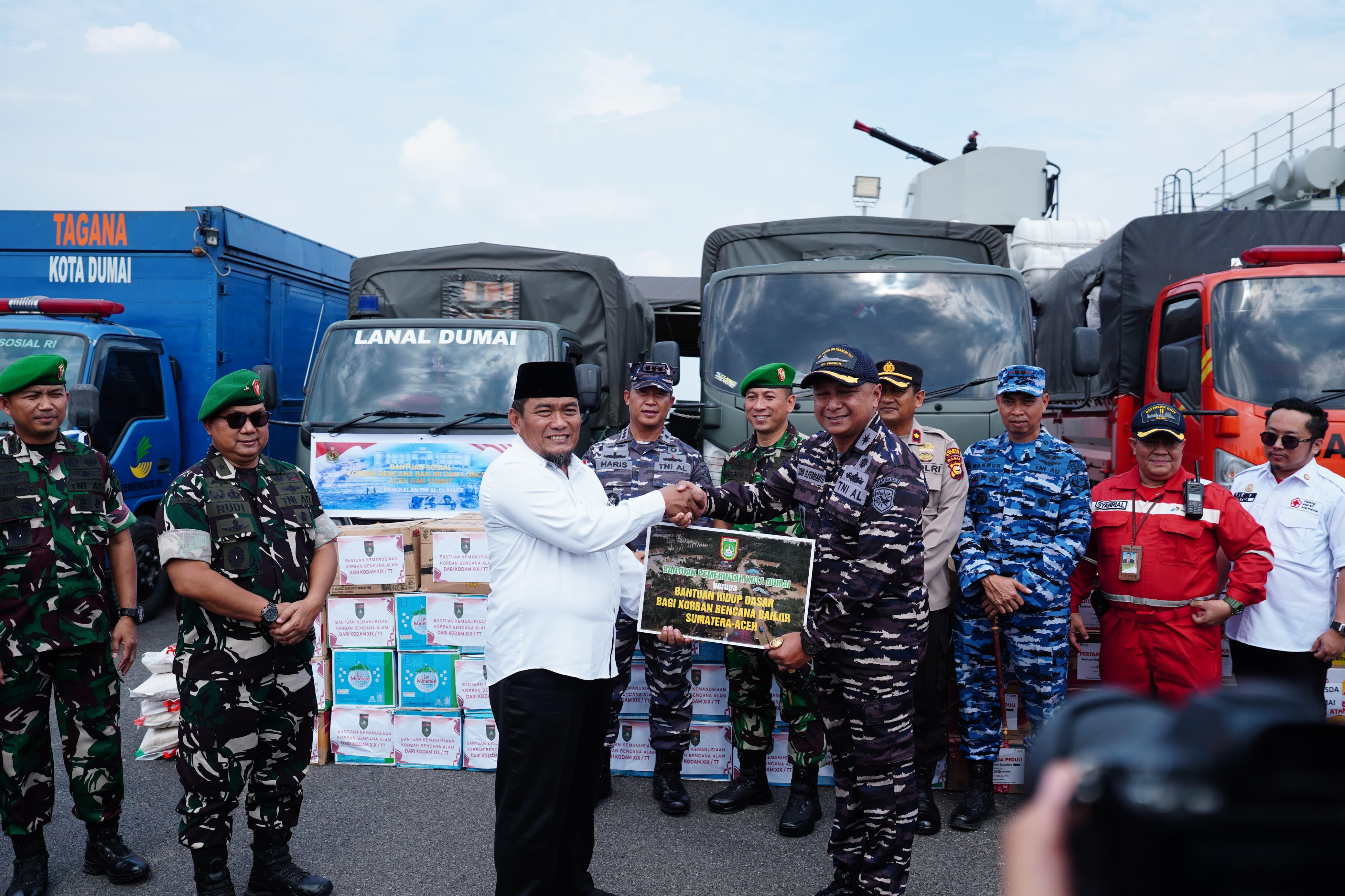 Pemko Dumai Distribusikan Bantuan Korban Bencana 