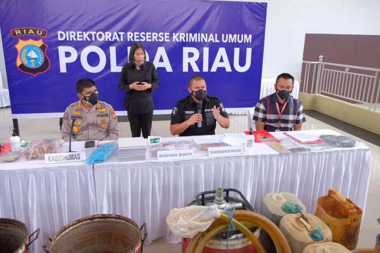 Polda Riau Gerebek Penampungan CPO Ilegal di Bengkalis