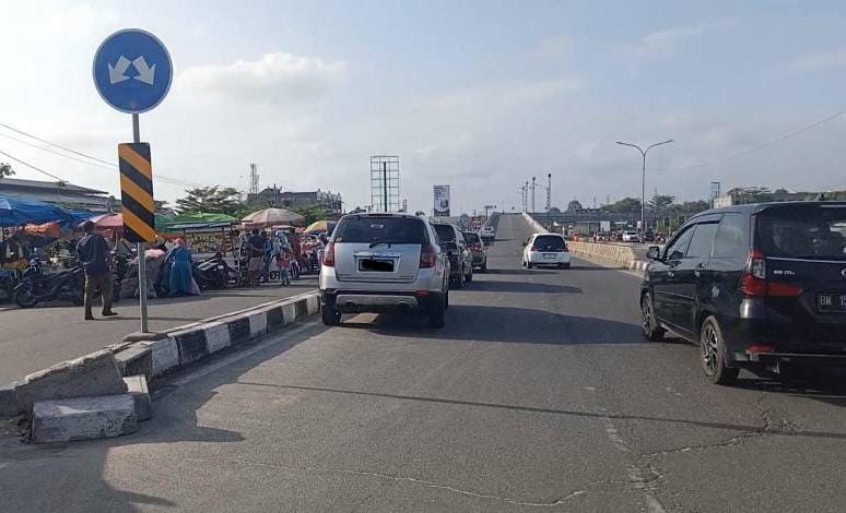 Ganggu Lalu Lintas, Dishub Pekanbaru Akan Tertibkan Aktivitas Bongkar Muat di Pasar Pagi Arengka