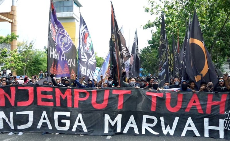 Ratusan Suporter PSPS Demo di Depan Kantor Gubernur Riau, Ini Aspirasi Mereka