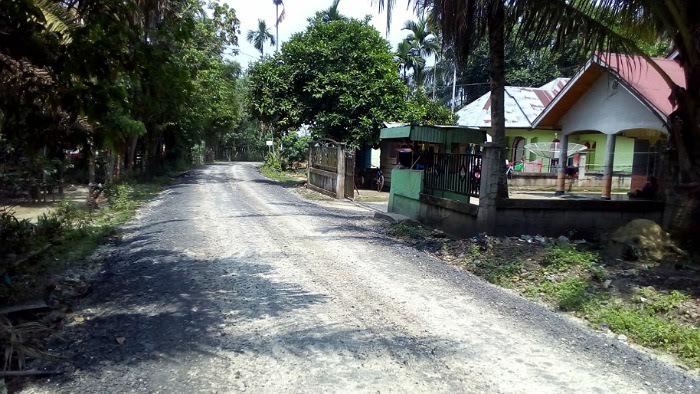 Warga Desa Tanjung Kampar Keluhkan Debu Proyek Pengaspalan yang Mangkrak