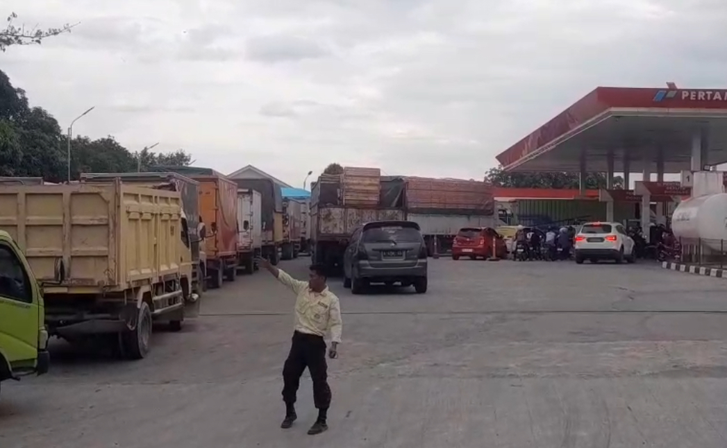 Antre Panjang Solar di Pekanbaru, Pertamina Sumbagut Sebut Stok Aman