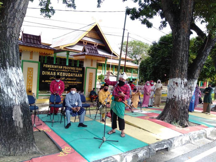 Sempena Hari Jadi Pekanbaru ke-236, Disbud Riau Gelar Aksi Berpuisi dan Bernyanyi Melayu