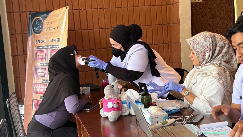 GAIA Dental Clinic Hadirkan Layanan saat Yoga Bersama di Sinar Coffee