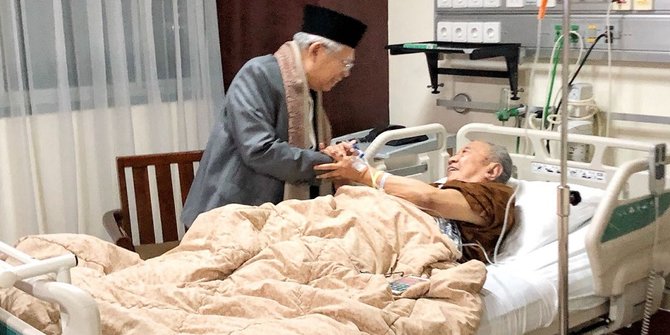 Gus Sholah Akan Dikebumikan di Samping Makam Gus Dur di Tebu Ireng