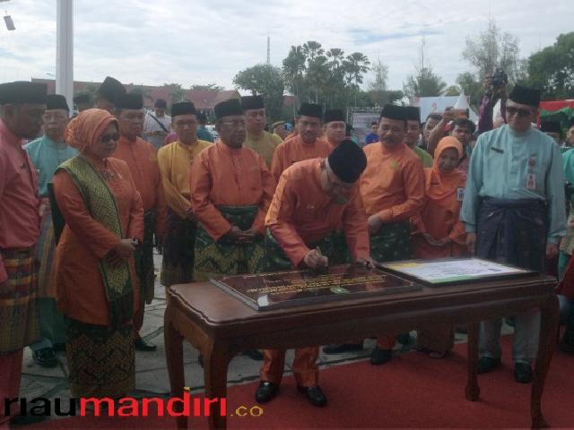 GBST RSUD Arifin Achmad Diresmikan, Inikah Kado HUT Riau?