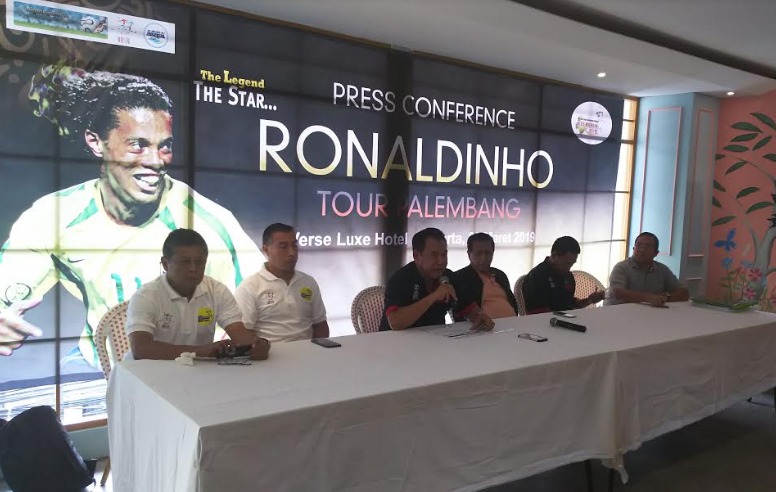 Pemprov Sumsel Tak Izinkan Bintang Sepak Bola Brazil Ronaldinho Gunakan Gelora Jakabaring