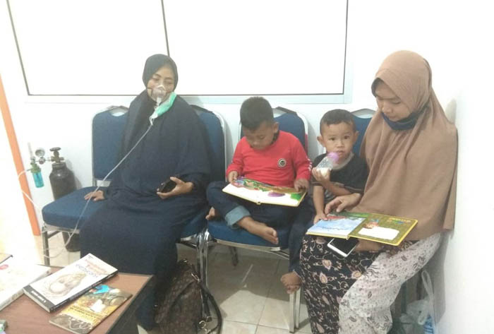 Peduli Korban Asap di Pekanbaru, Teratak Literasi Sediakan Buku Bacaan