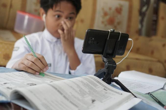 Terendam Banjir, Pelajar dari 21 Sekolah di Riau Belajar Secara Daring