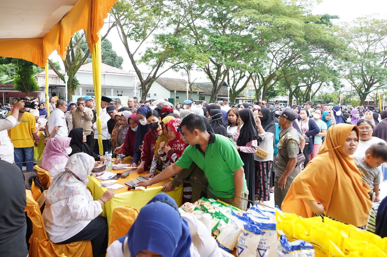 Pemprov Riau Pastikan Operasi Pasar Tetap Jalan