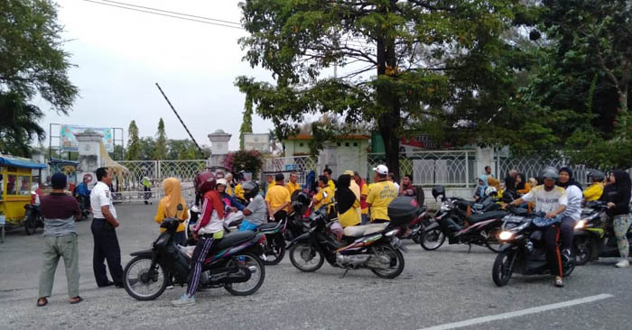 Dampak Corona, Kawasan Masjid Annur Pekanbaru Ditutup Untuk Warga yang Ingin Berolahraga