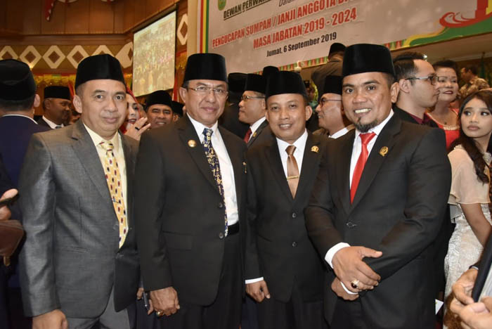 Bupati Inhil Hadiri Pelantikan dan Pengambilan Sumpah Anggota DPRD Riau Periode 2019-2024
