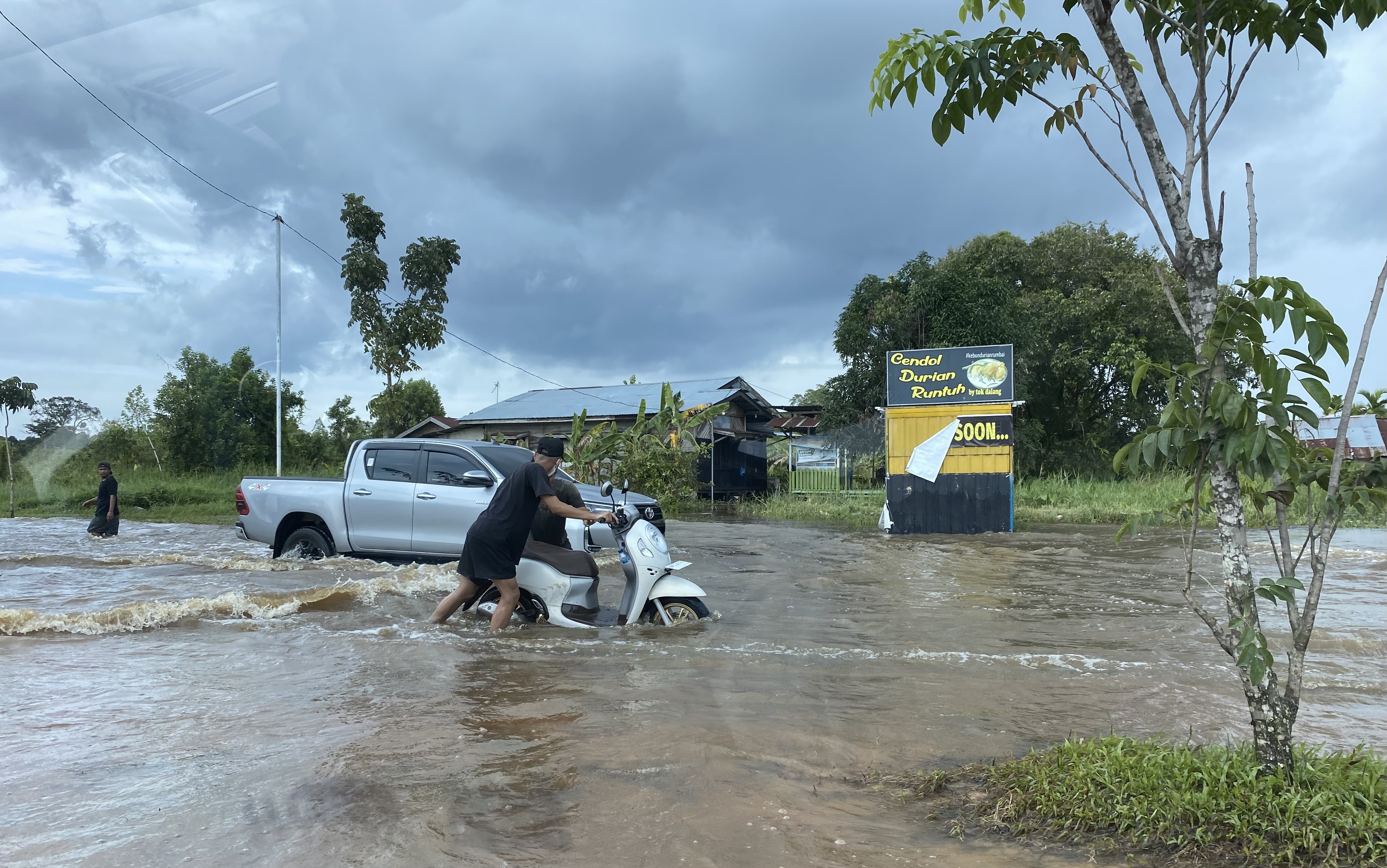 Belajar Daring, 29 Sekolah di Riau Terendam Banjir