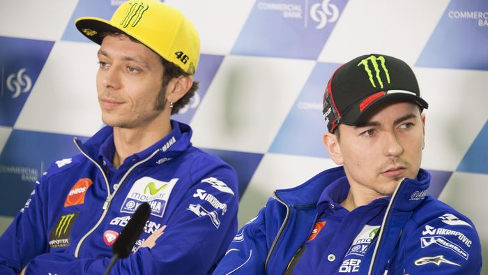 Lorenzo Dirumorkan Jadi Test Rider Yamaha, Rossi: Saya Pikir Dia Bisa Lebih Cepat