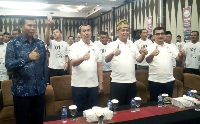 Menristekdikti dan Syamsuar Bersama Alumni Perguruan Tinggi Riau Deklarasi Dukung Jokowi-Amin