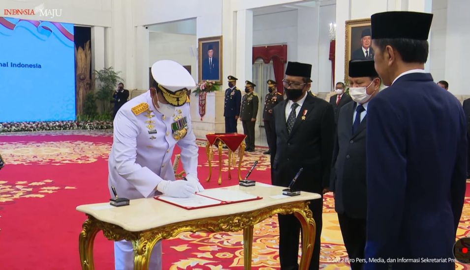 Jokowi Resmi Lantik Yodo Margono Sebagai Panglima TNI