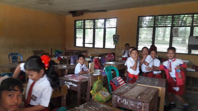 Dua Ruang Kelas SDN 026 Simpang Mutiara Memprihatinkan