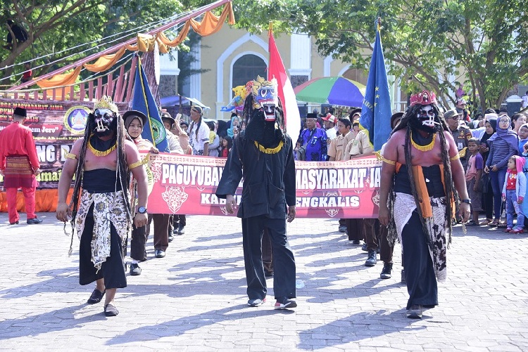 Karnaval Hari Jadi Bengkalis Berlangsung Semarak dan Meriah