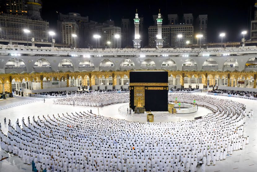 Arab Saudi Perbolehkan Lepas Masker Kecuali di Masjidil Haram dan Masjid Nabawi