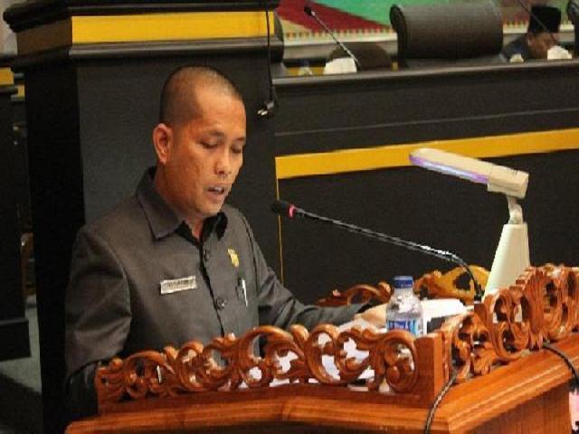 Komisi II Minta SKPD Tegas